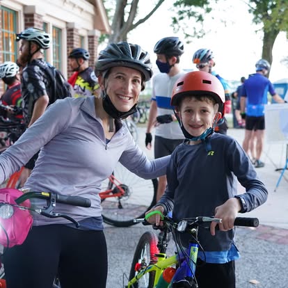 Family cycling at North Shore Century